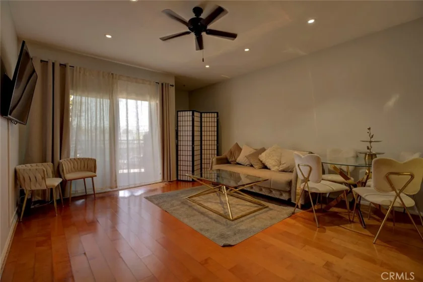 11124 Burbank Boulevard #101 photo 17