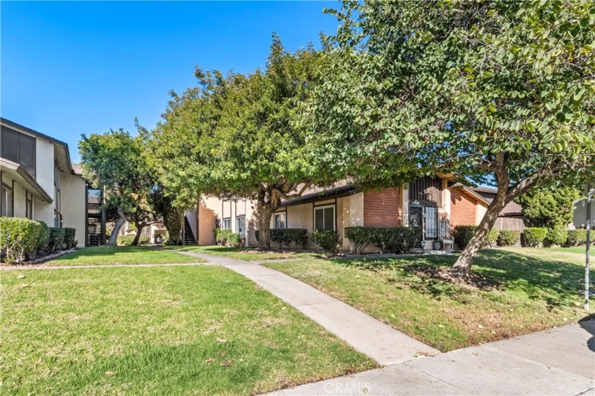 10324 Carefree Drive photo 1