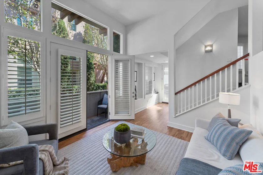 5700 Seawalk Drive #11 photo 1