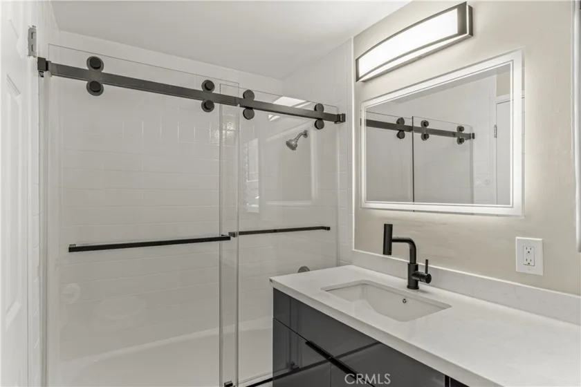 401 W 5th Street #3B photo 24
