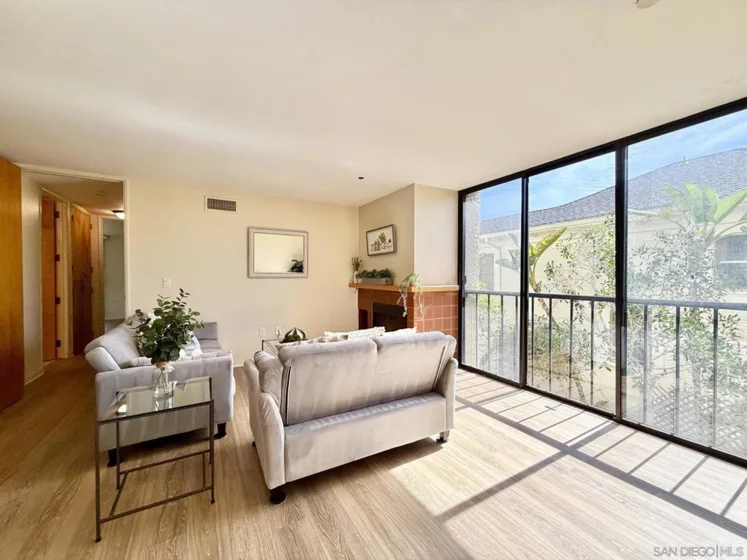4082 Albatross Street #7 photo 2