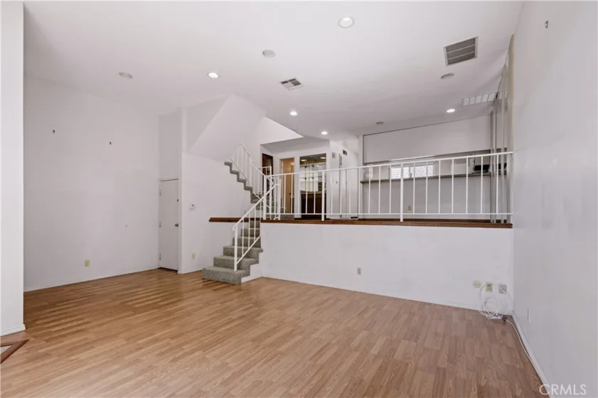 17943 Magnolia Boulevard #16 photo 15