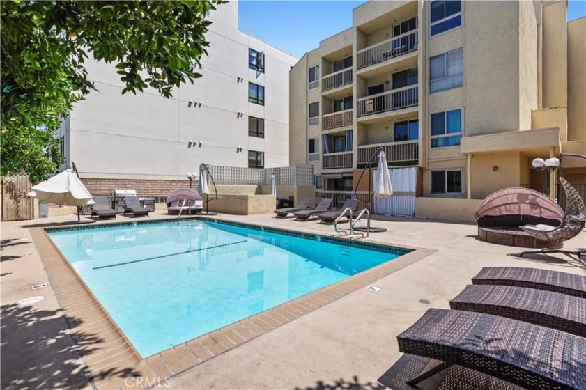 5143 Bakman Avenue #320 photo 29