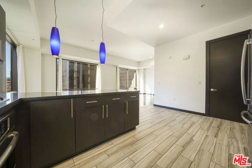 655 S Hope Street #704 photo 3