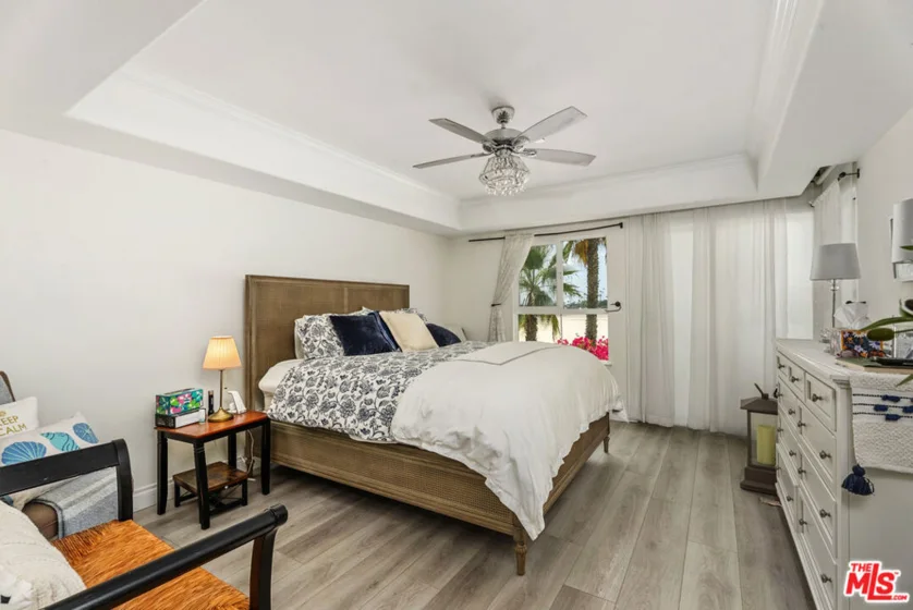 1000 E Ocean Boulevard #104 photo 27