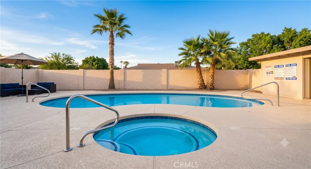 14715 Saticoy Street #14 photo 32
