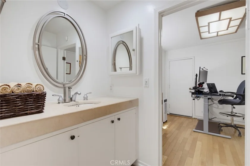 1850 Midvale Avenue #13 photo 12