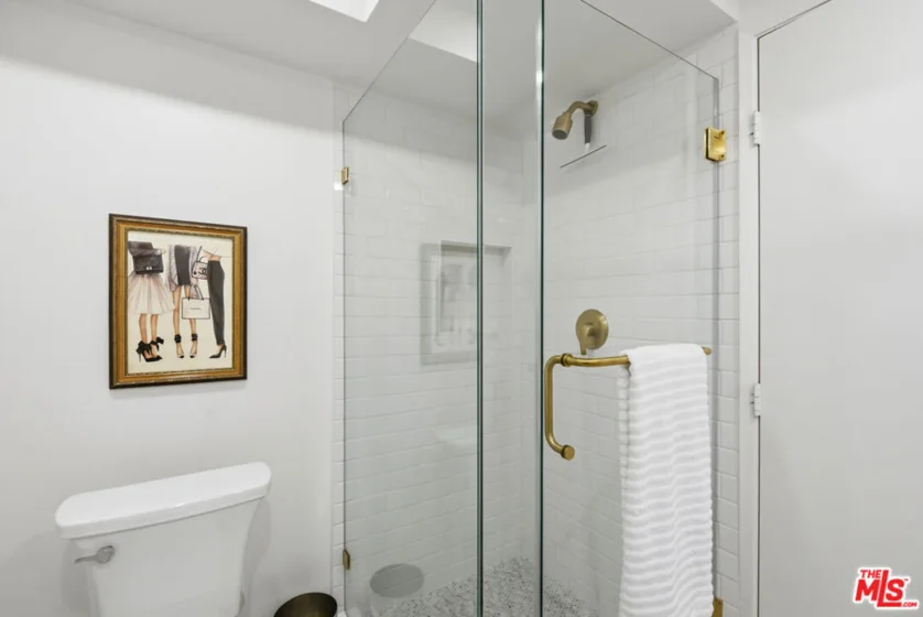 7135 Hollywood Boulevard #206 photo 18
