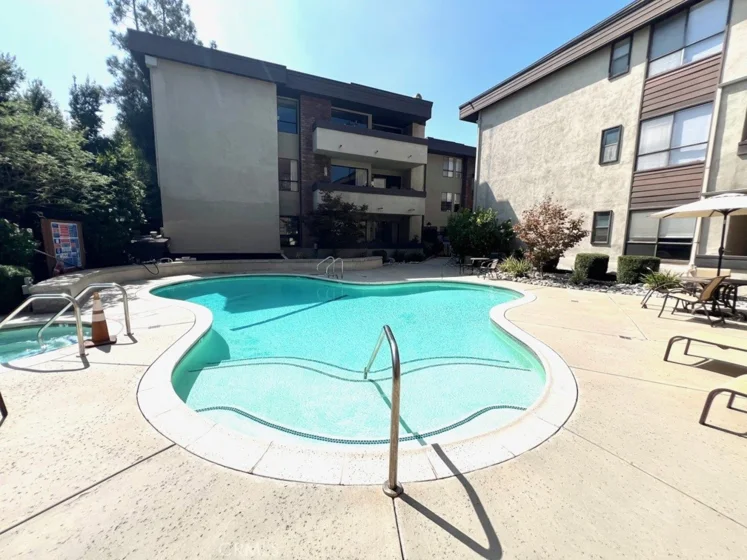 700 S Lake Avenue #111 photo 37