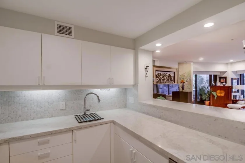 100 Harbor Drive #605 photo 3