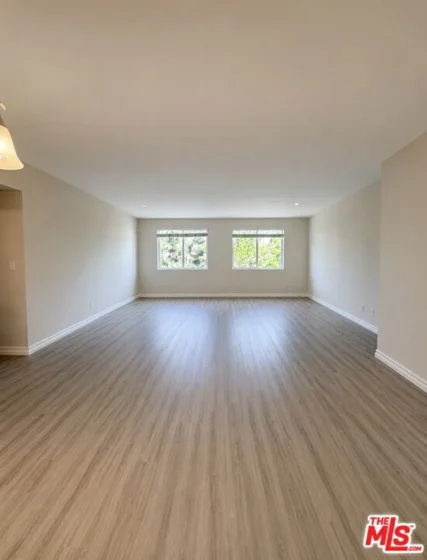 13941 Sherman Way #201 photo 2