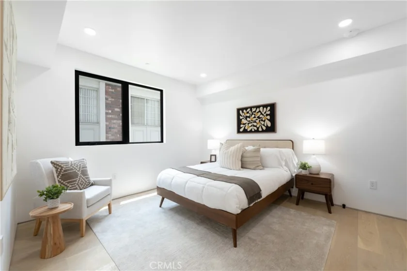 1361 Kelton Avenue #403 photo 7