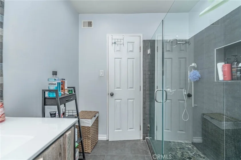 325 Cedar photo 11