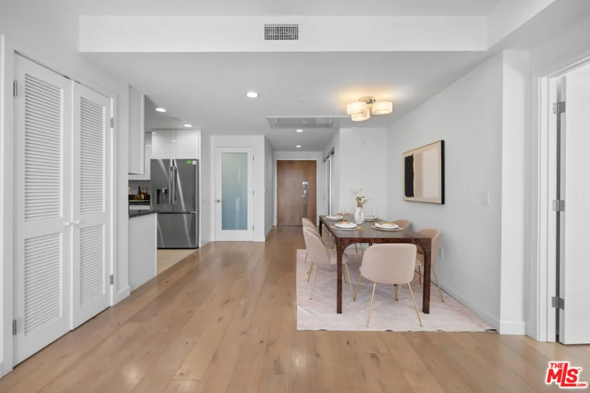 105 S Mariposa Avenue #204 photo 11
