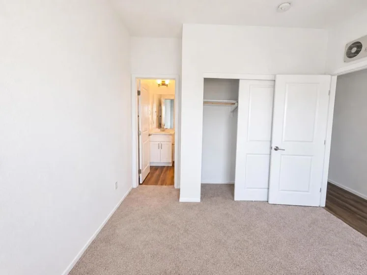 4968 Ocean View Boulevard photo 17