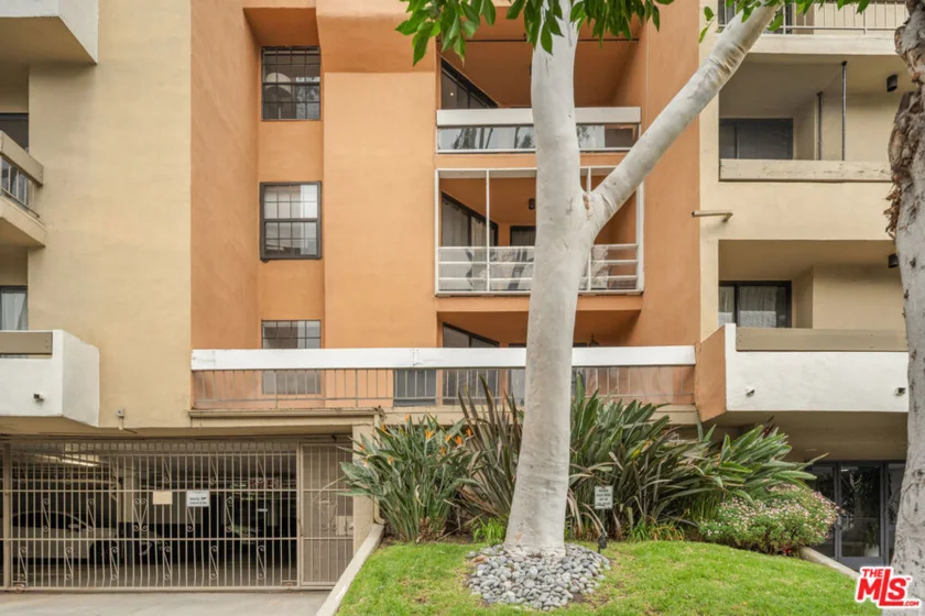 740 N Kings Road #102 photo 21