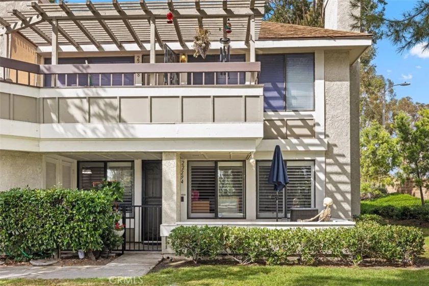 22294 Redwood Pointe #6D photo 1