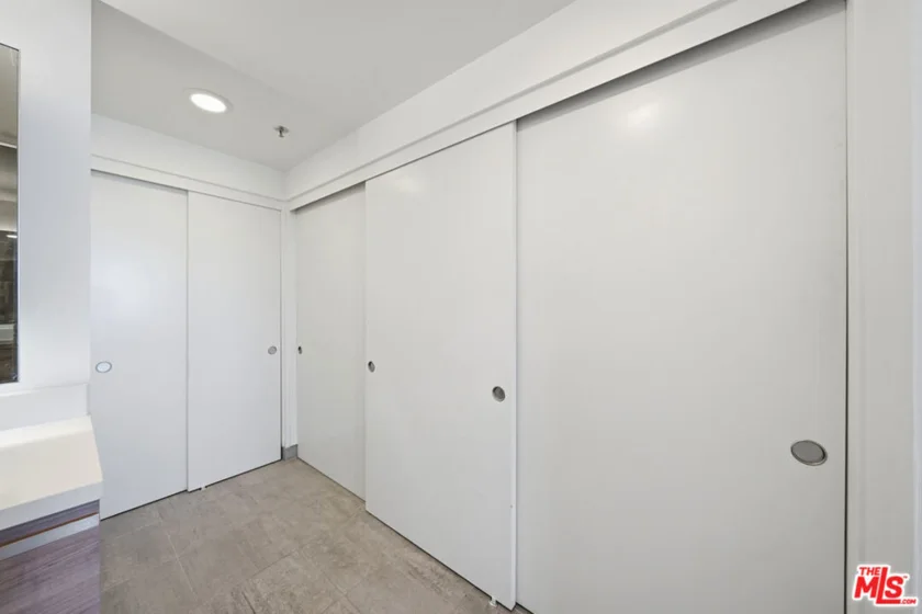 3785 Wilshire Boulevard #1607 photo 20