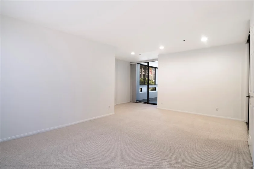 121 S Hope Street #333 photo 23
