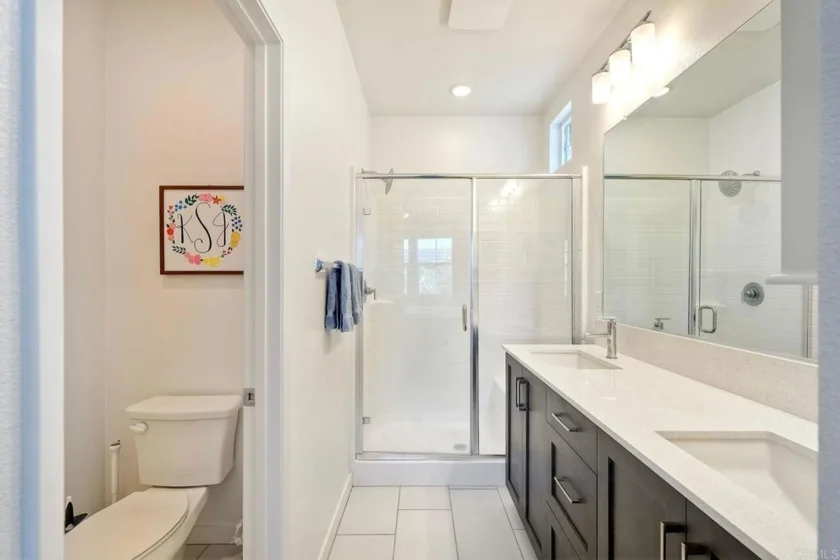 437 Carina Glen photo 16