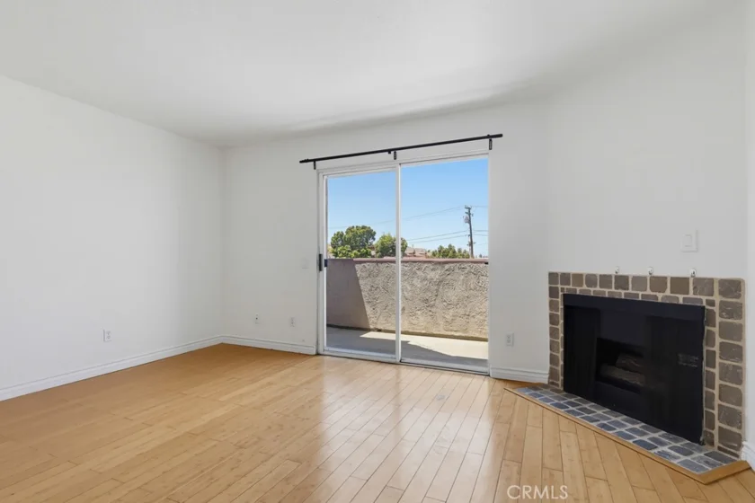 1355 Loma Avenue #311 photo 15