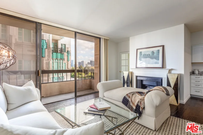 10590 Wilshire #902 photo 1