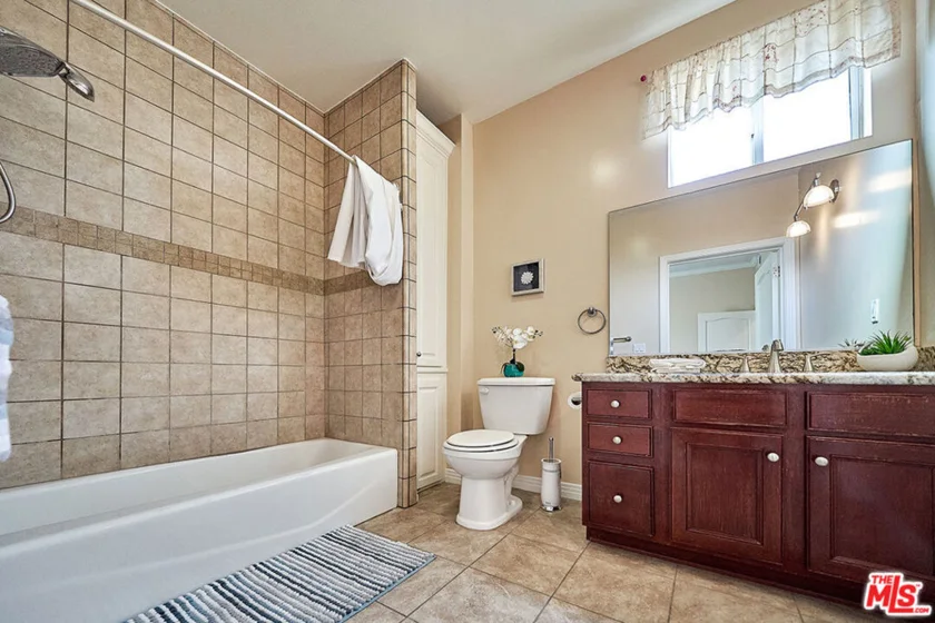 1025 Dewey Avenue #205 photo 22