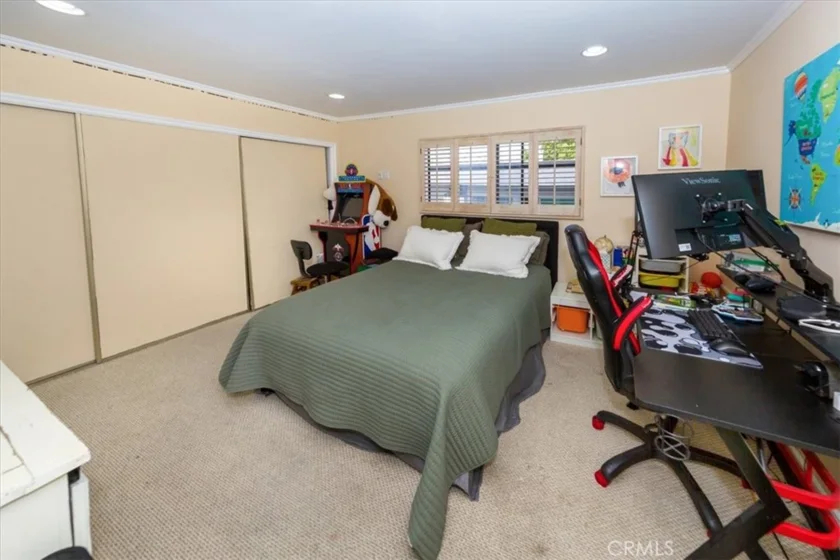 5339 Lindley Unit 207 photo 12
