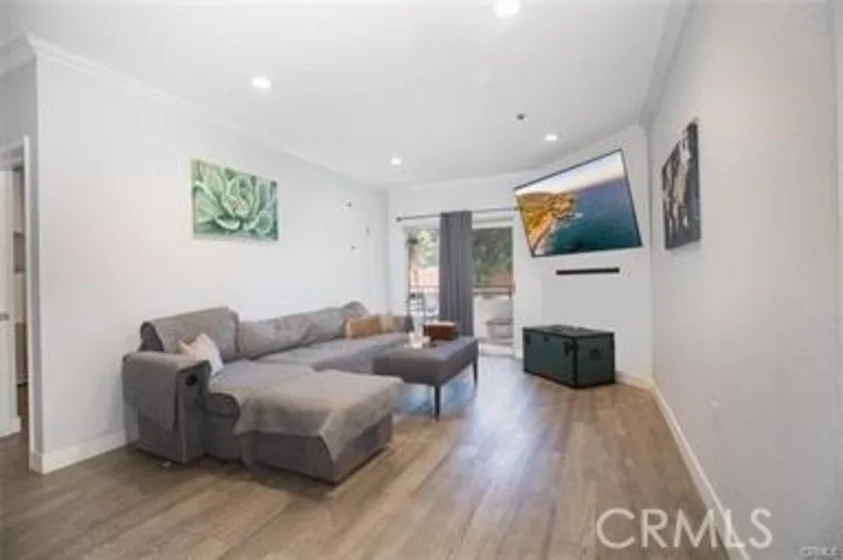 838 Pine photo 7