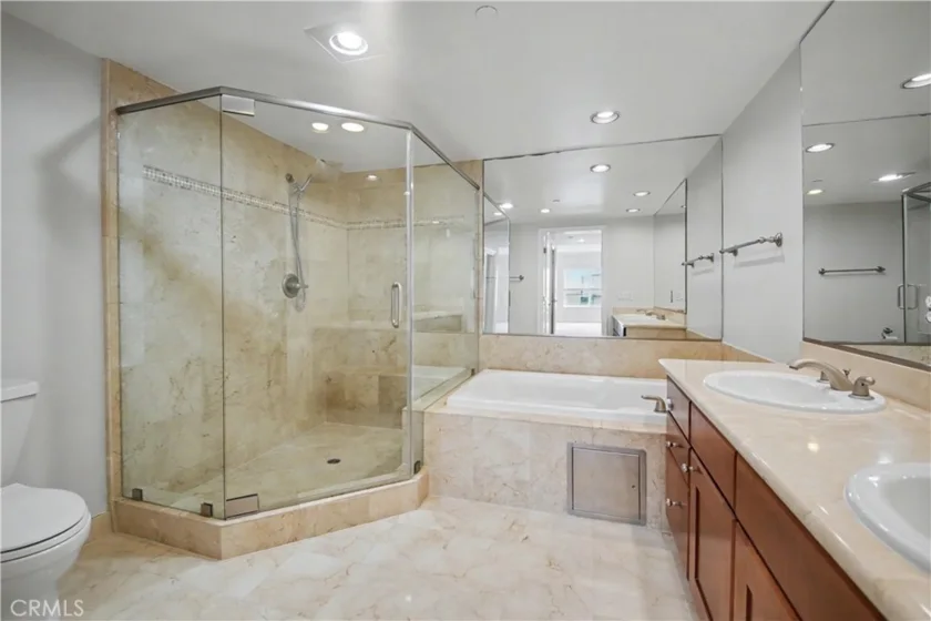 1878 Greenfield Avenue #204 photo 22
