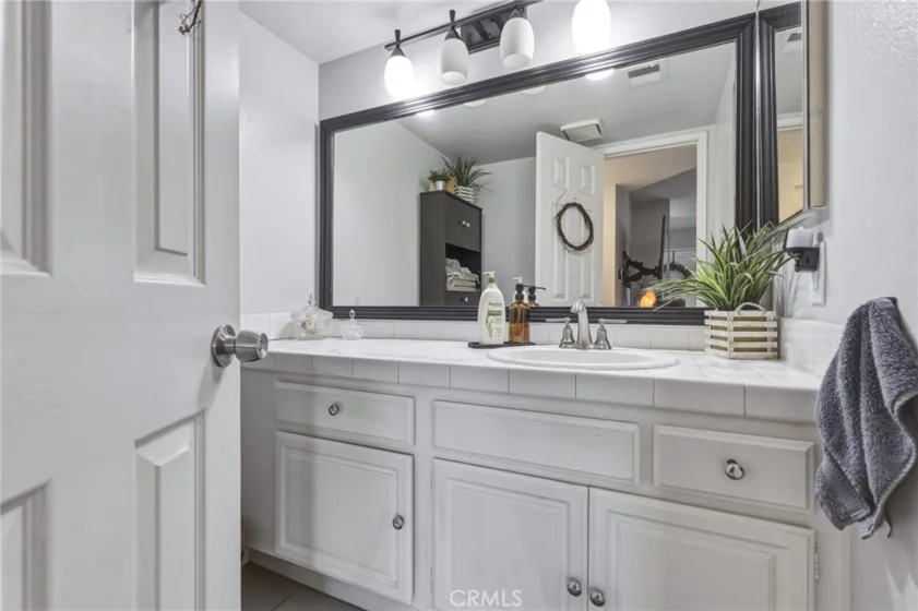 8927 Cedros #14 photo 6