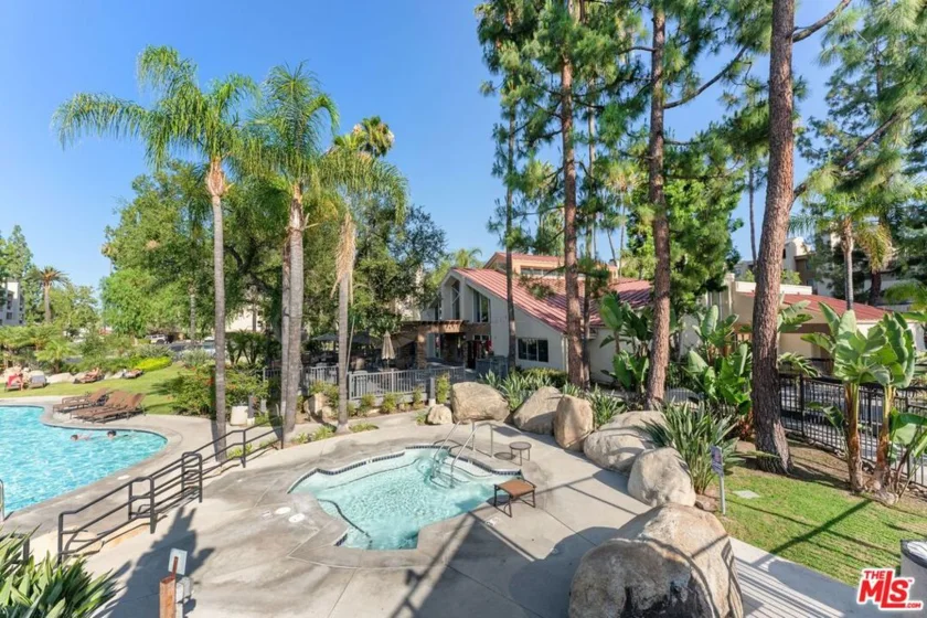 5515 Canoga Avenue #220 photo 30