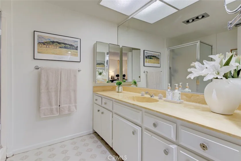 125 W Mountain Street #102 photo 52