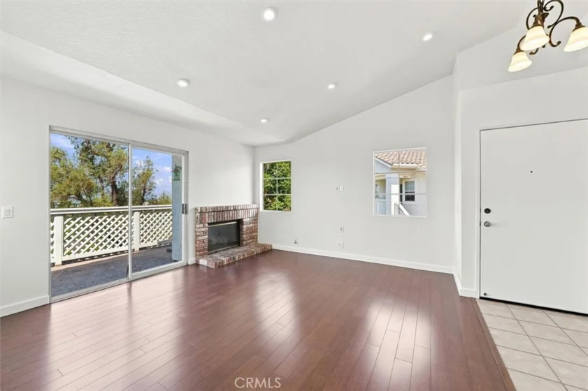 21051 Jenner #85 photo 8