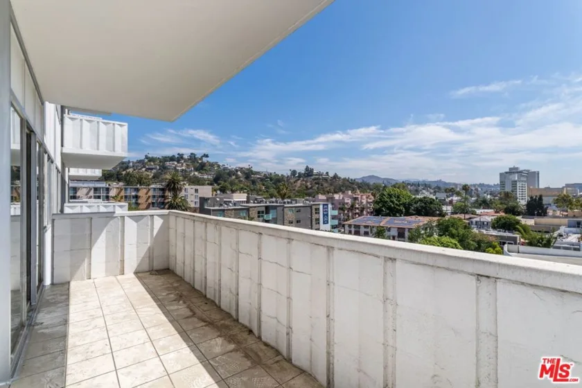 7135 Hollywood Boulevard #606 photo 24