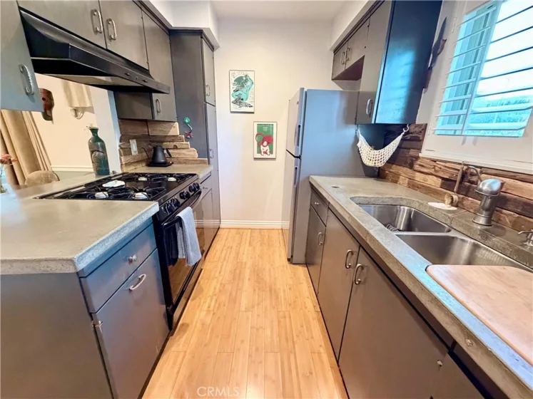 22030 Calvert #2 photo 14