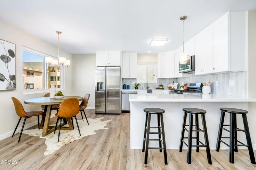 5354 Lindley Avenue #210 photo 1