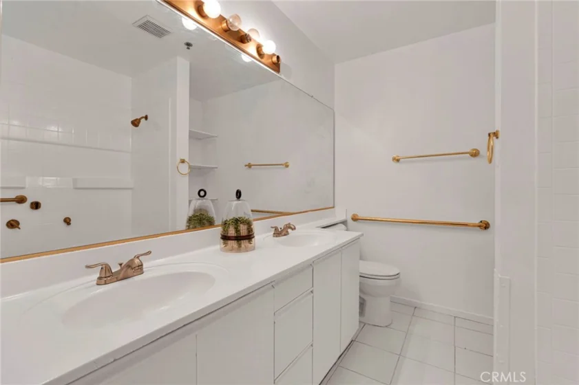 801 Pine Avenue #205 photo 28