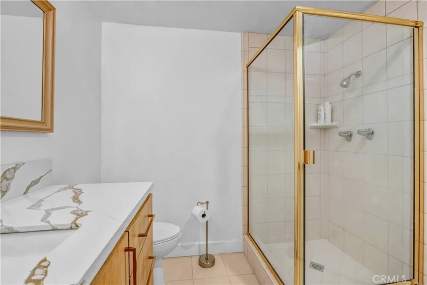 17914 Magnolia Boulevard #210 photo 24