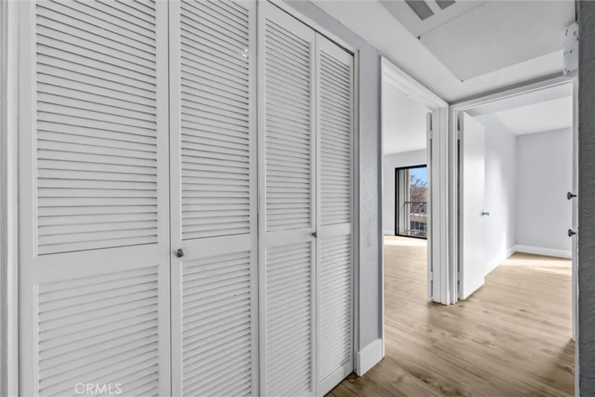 2207 Apricot photo 16