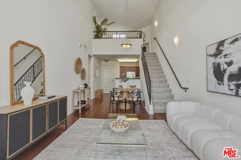 100 S Alameda Street #401 photo 24