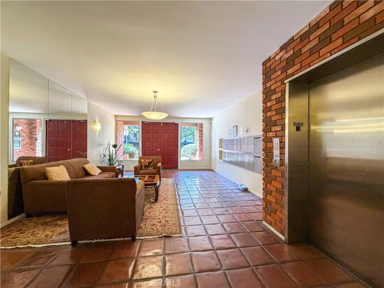 1944 Glendon Avenue #209 photo 53