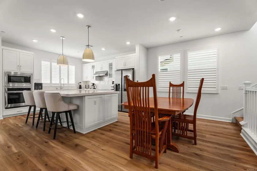 444 Bunsen Street photo 11