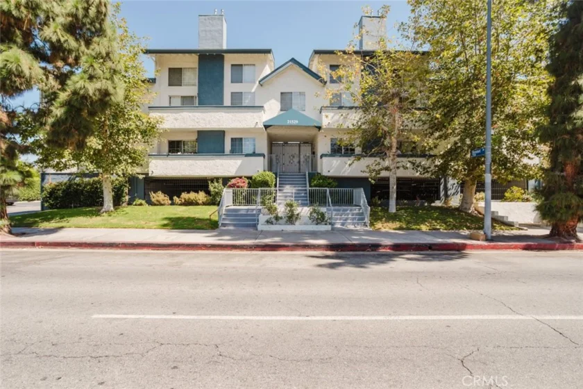 21529 Saticoy Street #217 photo 2