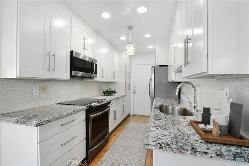 5400 Lindley Avenue #101 photo 8