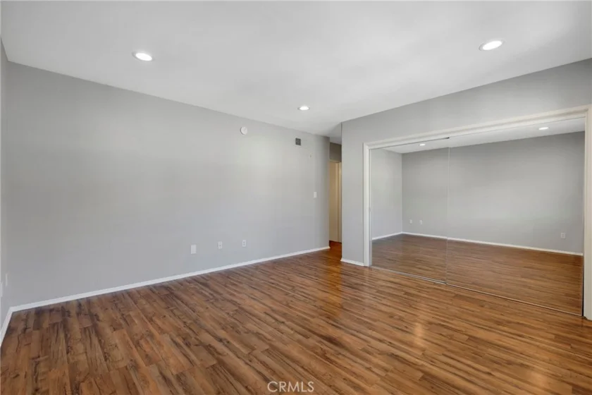 12801 Moorpark Street #303 photo 11