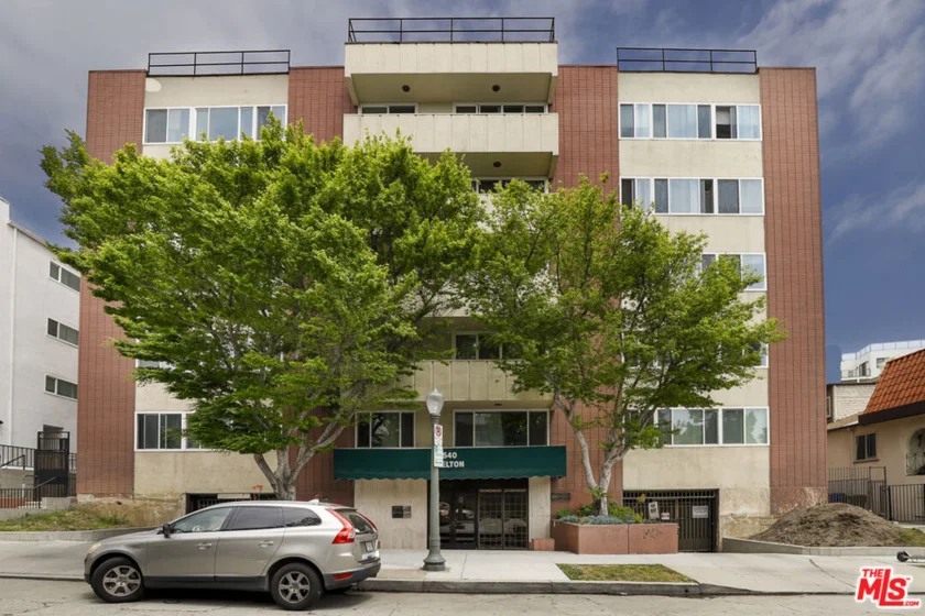 540 Kelton Avenue #304 photo 1