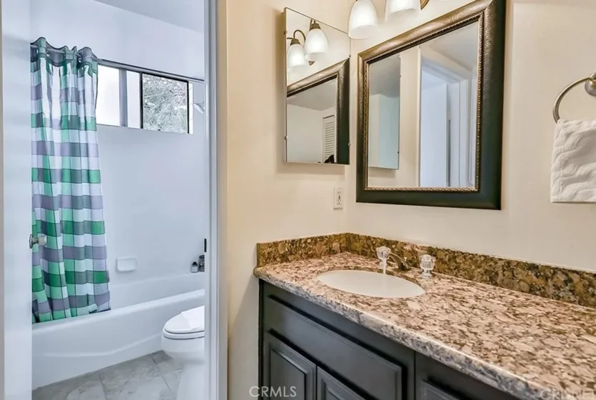 21931 Burbank #23 photo 19