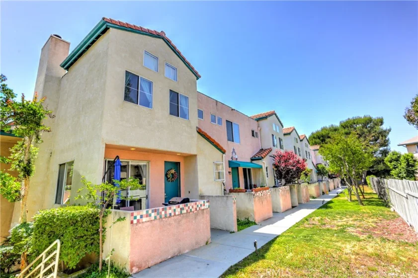 13901 Olive View Lane #6 photo 1