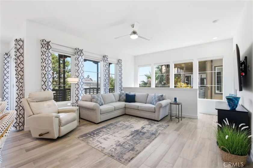 1313 Doheny photo 35
